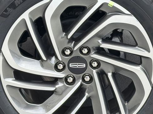 New 2026 Lincoln Navigator L Premier image 5