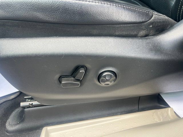 Used 2022 Chrysler Pacifica Touring-L w/ Uconnect Theater Family Group FWD image 26