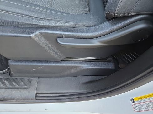 Used 2019 Chevrolet Silverado 1500 Custom w/ Custom Value Package image 38