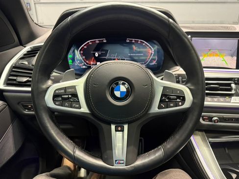 Used 2022 BMW X5 xDrive40i w/ M Sport Package AWD/4WD image 17