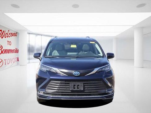 Certified 2024 Toyota Sienna XLE image 4