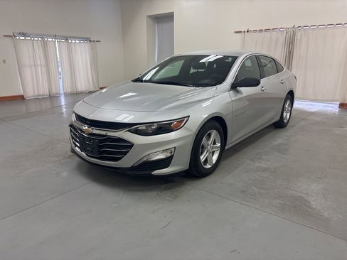 Used 2022 Chevrolet Malibu LS image 4
