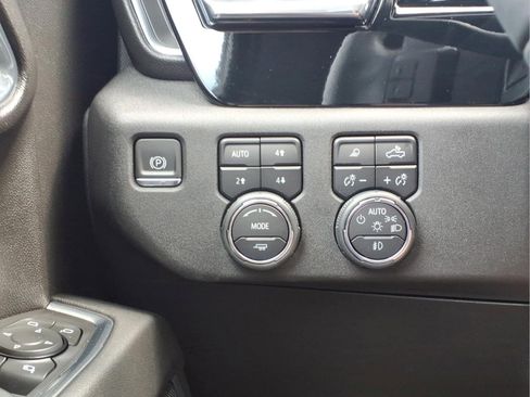 Used 2024 Chevrolet Silverado 1500 LTZ AWD/4WD image 15