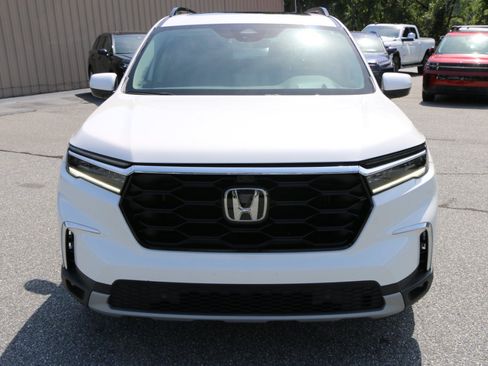 Used 2023 Honda Pilot Elite image 11