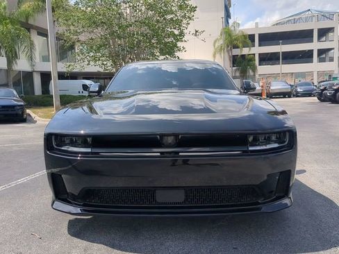 Used 2025 Dodge Charger Daytona Scat Pack w/ Track Pack AWD/4WD image 3