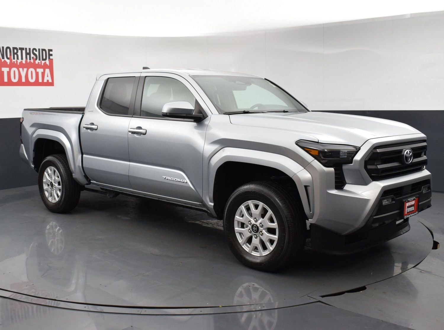 Used 2025 Toyota Tacoma SR5 AWD/4WD image 6