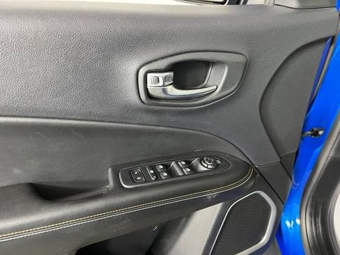 Used 2018 Jeep Compass Latitude w/ Popular Equipment Group AWD/4WD image 16