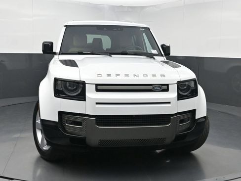 Used 2025 Land Rover Defender 130 X-Dynamic SE AWD/4WD image 44