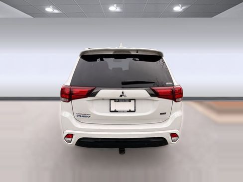 Used 2022 Mitsubishi Outlander LE image 10