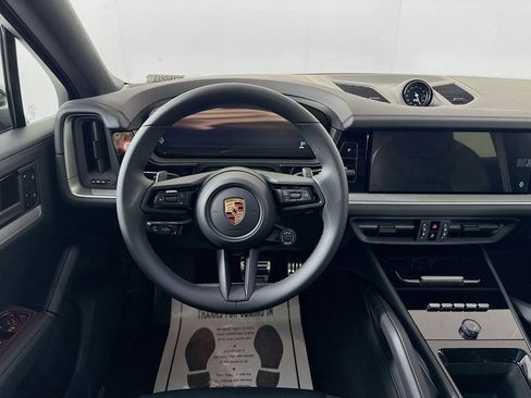 Certified 2026 Porsche Cayenne S AWD/4WD image 16