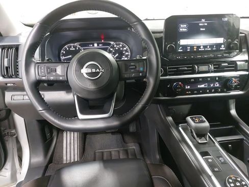 Certified 2024 Nissan Pathfinder SL AWD/4WD image 16