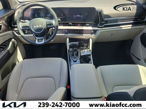 Certified 2025 Kia Sportage EX FWD image 17
