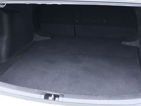 Used 2021 Toyota Corolla LE image 23