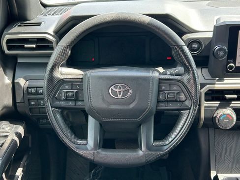 Used 2025 Toyota Tacoma SR image 36