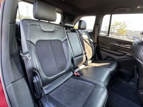 Used 2023 Jeep Grand Cherokee Altitude image 32