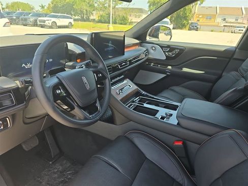 New 2025 Lincoln Aviator Black Label AWD/4WD image 17