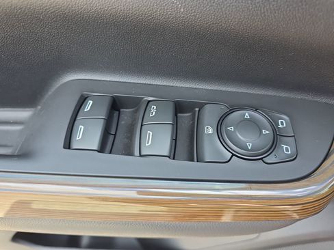 Certified 2023 GMC Acadia SLE w/ LPO, Floor Liner Package FWD image 30