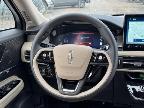 New 2026 Lincoln Corsair Premiere FWD image 12