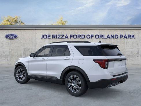 New 2026 Ford Explorer Active w/ Active Comfort Package image 4