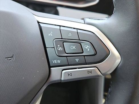 Used 2025 Volkswagen Jetta SE FWD image 28