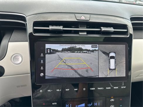 Certified 2024 Hyundai Tucson Limited AWD/4WD image 15