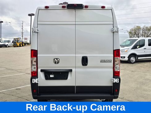 Used 2025 RAM ProMaster 2500 w/ Convenience Group image 5