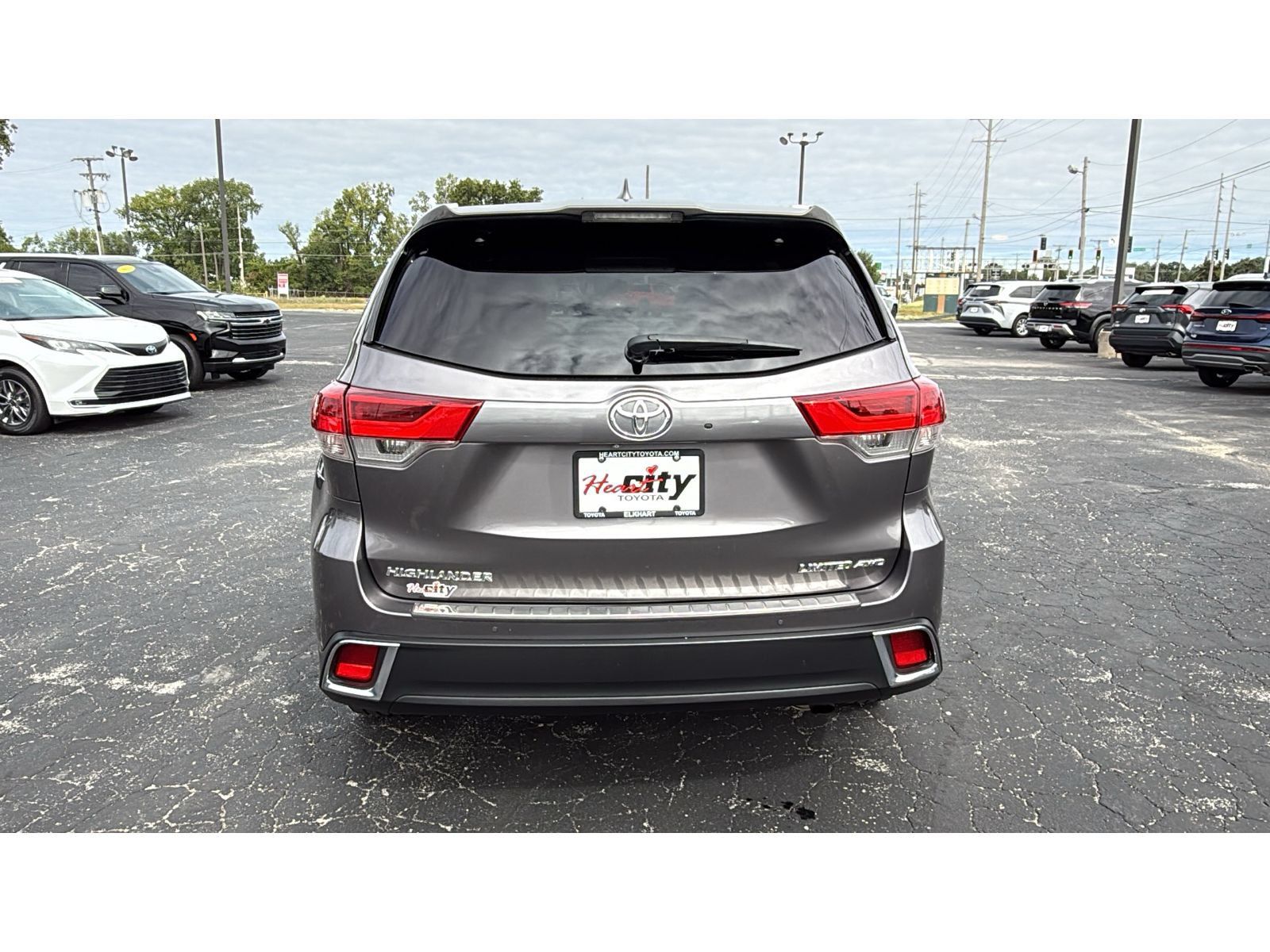Used 2019 Toyota Highlander Limited AWD/4WD image 6