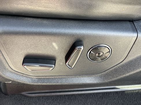 Used 2022 Ford F450 Platinum w/ FX4 Off-Road Package image 13