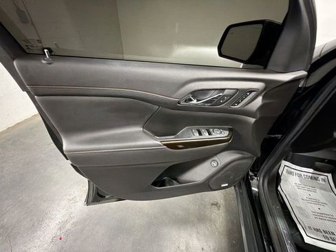 Used 2022 GMC Acadia AT4 w/ Technology Package image 23