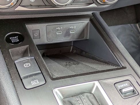 Used 2025 Nissan Kicks SV FWD image 21