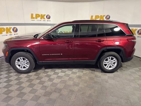 Used 2025 Jeep Grand Cherokee Laredo AWD/4WD image 10