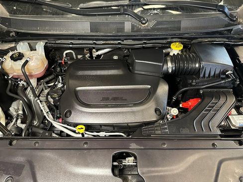Used 2022 Chrysler Pacifica Touring-L FWD image 24