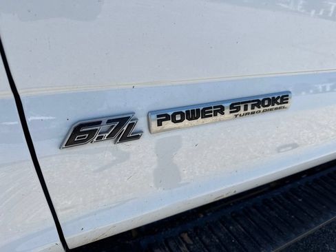 Used 2022 Ford F350 XLT AWD/4WD image 2