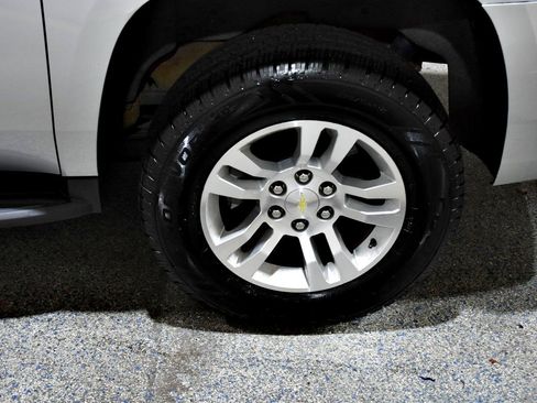 Used 2016 Chevrolet Suburban LT AWD/4WD image 31