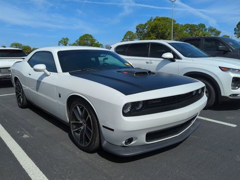 Used 2016 Dodge Challenger R/T Scat Pack image 2