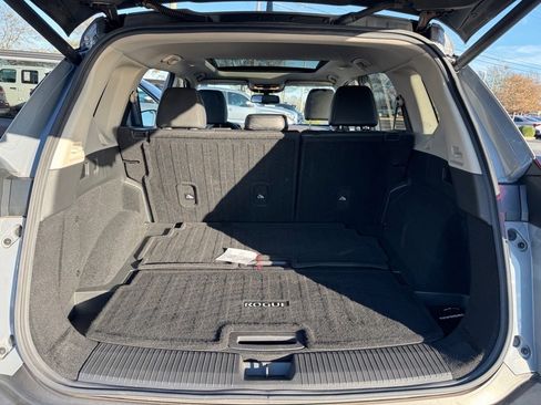 Used 2021 Nissan Rogue Platinum image 9