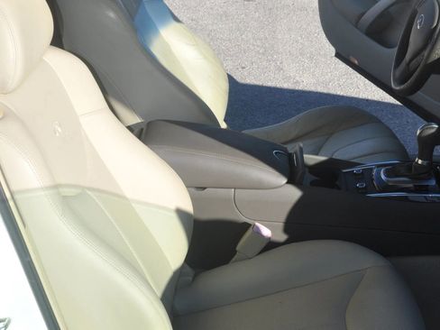 Used 2011 INFINITI G37 Journey w/ Premium Pkg image 17
