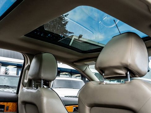 Used 2012 Lincoln MKX AWD image 37