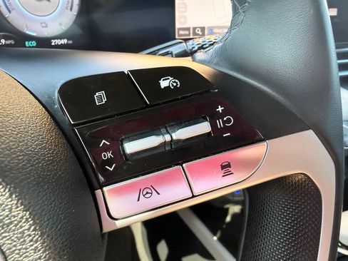 Used 2024 Hyundai Elantra Limited FWD image 28