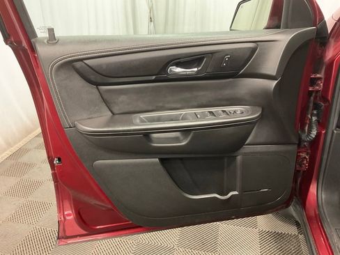 Used 2015 Chevrolet Traverse LT image 16