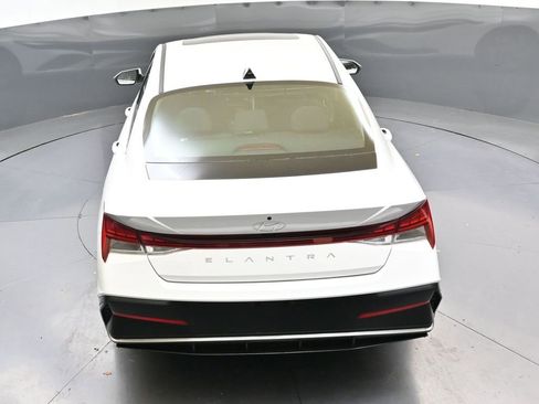 Used 2025 Hyundai Elantra SEL w/ Cargo Package image 48