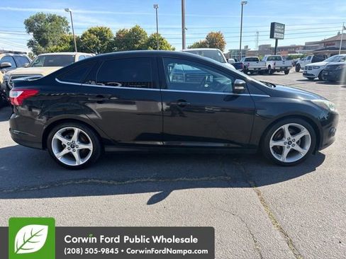 Used 2014 Ford Focus Titanium FWD image 4