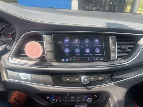 Used 2024 Buick Enclave Premium image 3