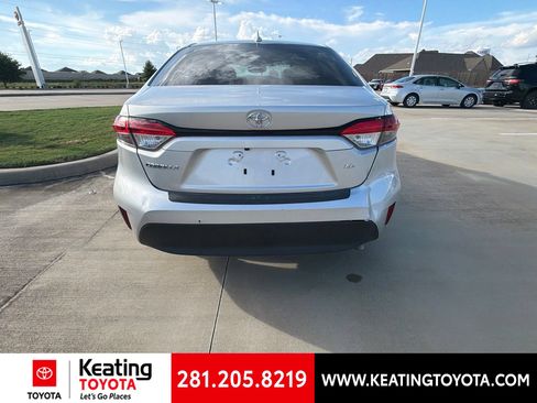 Used 2024 Toyota Corolla LE FWD image 4