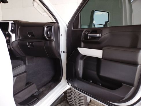 Used 2019 GMC Sierra 1500 SLE w/ Fleet Comfort Package AWD/4WD image 10