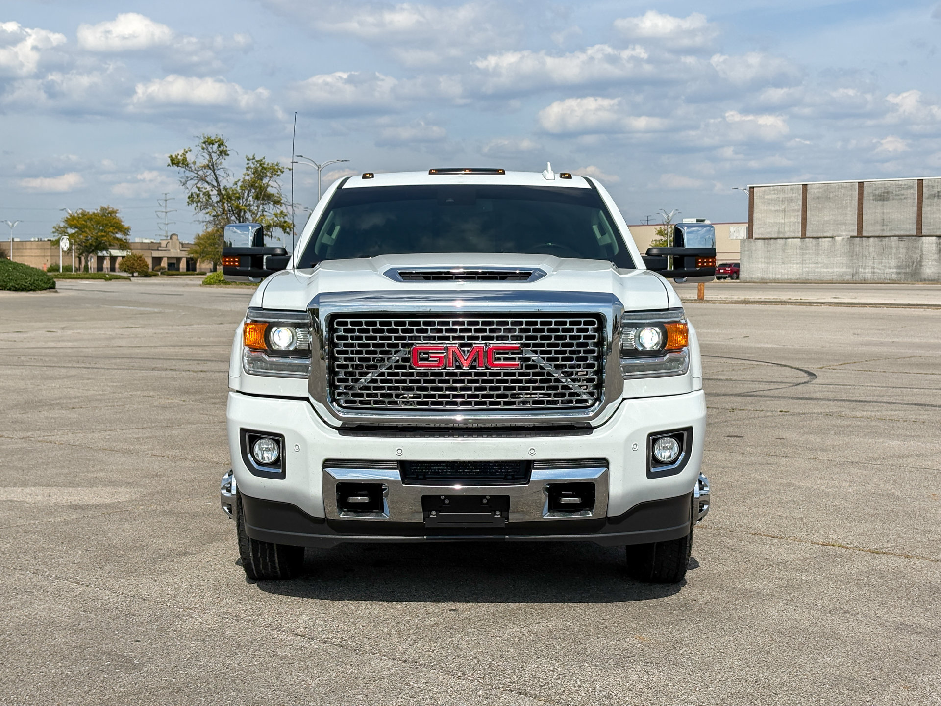 Used 2017 GMC Sierra 3500 Denali w/ Duramax Plus Package AWD/4WD image 2