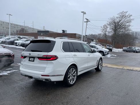 Used 2023 BMW X7 xDrive40i w/ Premium Package image 8