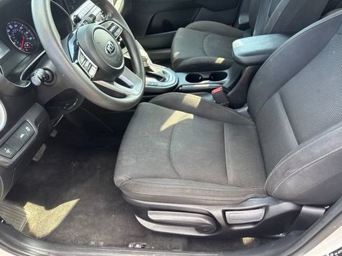 Used 2020 Kia Forte LXS FWD image 15
