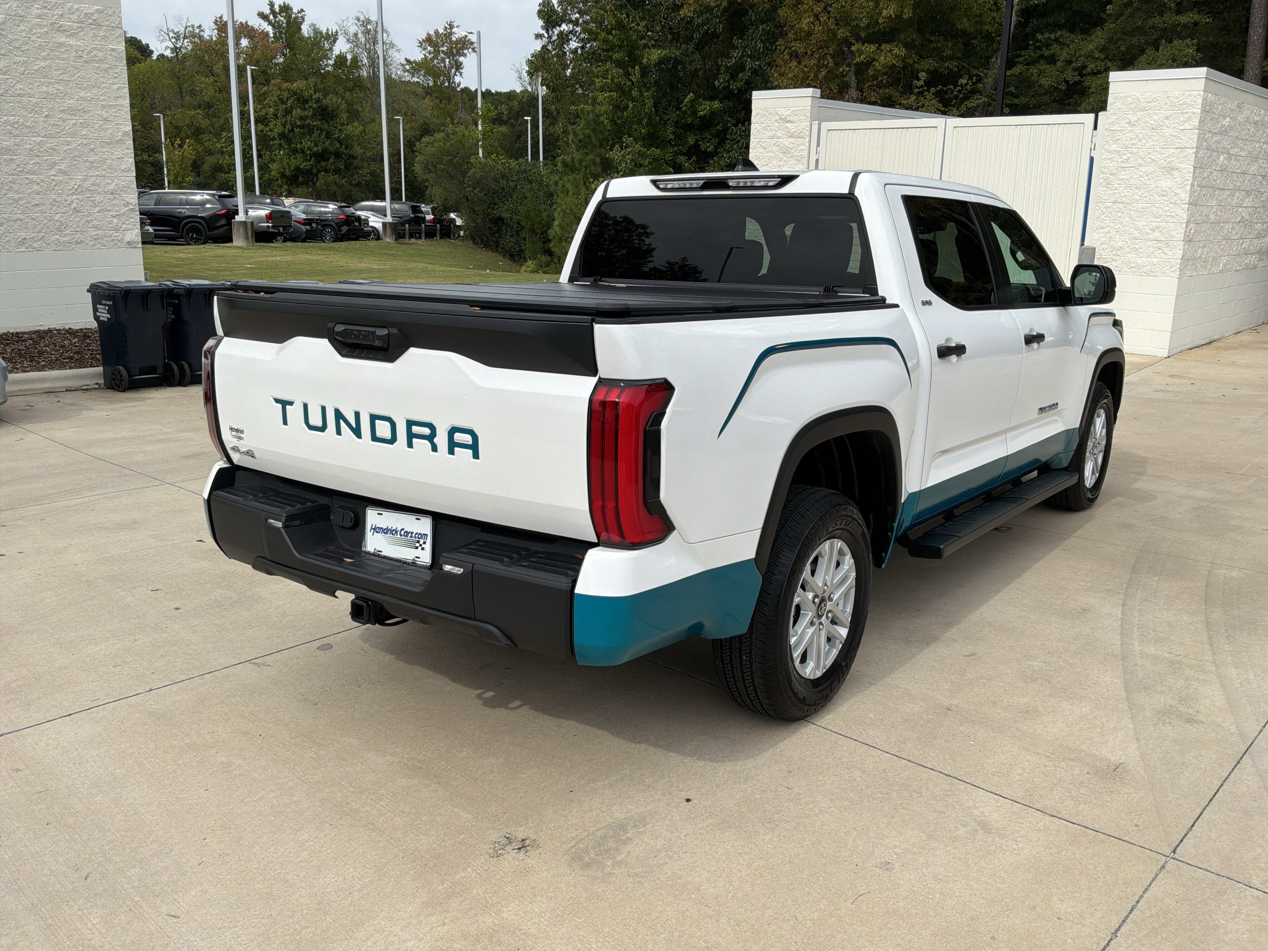 Used 2025 Toyota Tundra SR5 AWD/4WD image 10