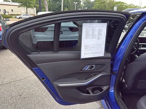 Used 2020 BMW 330i Sedan w/ M Sport Package RWD image 32